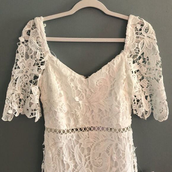 NEW Lulus Women’s Small White lace maxi portrait beach wedding dress - Picture 2 of 16